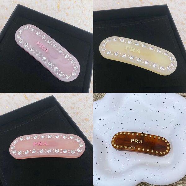 Clips Hair Barrettes P Lettres de marque Designer Clip Barrettes brillant Diamond Acrylique Classic Hair épingles pour les femmes Bijoux de fête des femmes Gift Ins Arty