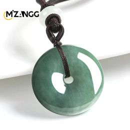 Clips Natuurlijk Een goede Jadeite Oil Green Peace Buckle Hanger Ice Kind Jade ketting mannen en vrouwenstijl Geavanceerde sieraden Lucky Amulet