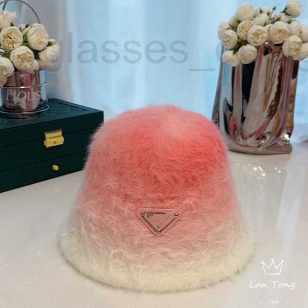 Cloches Designer dégradé Triangle lapin cheveux pêcheur chapeau 2023 nouvelles femmes automne et hiver grand bandeau chaud Fury seau TJR4