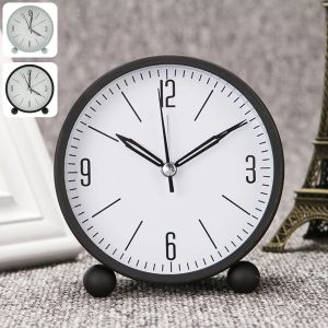 Klokken Silent Sweep Analoge Alarm Clock Batterij Aangedreven Super stille tafel Bureau Quartz Kloktijd voor slaapkamerleverplankplank