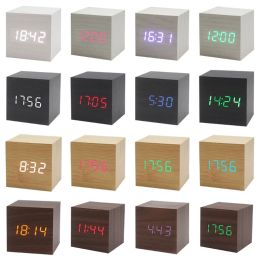 Horloges en bois Cube Vocation Contrôle LED ALARME ALARME DÉCORATIVE Ornements Artisanat Artisanat Fournitures pour la maison Dormier de chambre à coucher