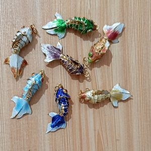 10 pcs Cloisonné Émail Mignon Poisson Rouge Charmes Vivid Swing Poisson Pendentifs Artisanat Traditionnel Animal Accessoires DIY Fabrication de Bijoux pour Collier Boucles D'oreilles