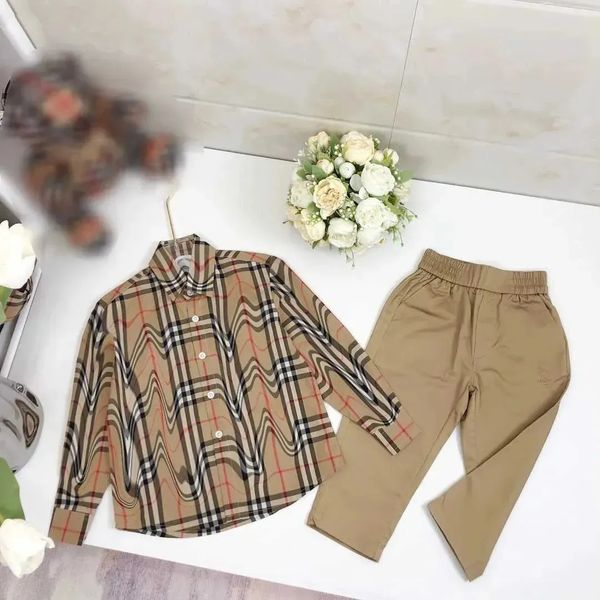 ropa diseñadora de bebé de moda para niños chándales de manga larga para niños size 100-160 cm 2pcs camisa de solapa de rayas cruzadas y pantalones