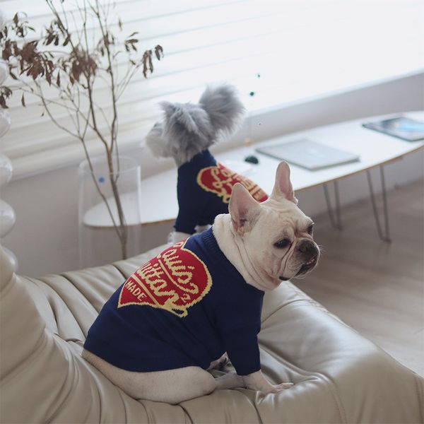 Ropa Ropa para perros Otoño Invierno Cálido Diseñador Suéter Schnauzer Bulldog Francés Teddy Pequeño Mediano Gato de lujo Sudadera Artículos para mascotas 230