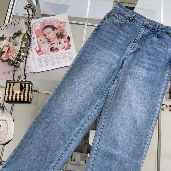 Ropa Jeans Dobladillo de cintura alta Puños Pantalones de mezclilla rectos Bolsillo trasero Color Contraste Cuero Marca Decoración Moda Mujer al por mayor