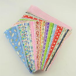 Vêtements Tissu Stash Patchwork Bundle Coton Sergé À Coudre Pour Quilter Bébé Bavoirs Tilda Poupée 10cmx12cm Couleur Aléatoire Materials225Z