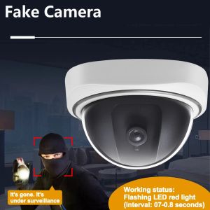 Kleding binnen/buiten dummy Smart Surveillance Camera Home Dome Waterdichte nep CCTV -beveiligingscamera met flitsende rode LED -lichten