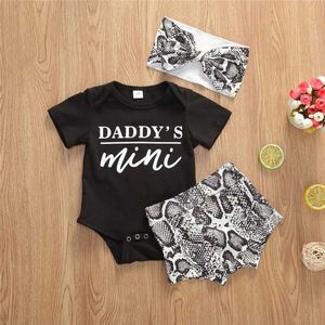 Kledingsets 0-18 maanden oud Baby Girl 3-delige kleding Set met zwarte letter Gedrukte patroon Jumpsuit Shorts Baby Girl Leopard Set J240518