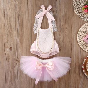 Ensembles de vêtements 0-24mois bébé filles été 2pcs ensemble licou paillettes dentelle dos creux barboteuse arc solide rose maille tutu jupe infantile