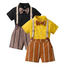 Ensembles de vêtements 1 2 3 4 5 ans pour les enfants en bas âge de garçons à manches courtes Shirts Tops Striped Prints Sherstrs Shorts 3pcs Kids Gentleman tenues