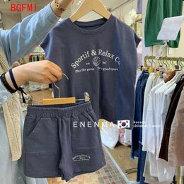 Ensembles de vêtements de 1 à 6 ans portant des enfants coréens pour garçons à manches courtes T-shirt + shorts 2 pièces en sueur et en soufflerie respirante.