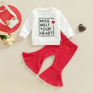 Kledingsets 1117 Lioraitiin 03 jaar Babymeisjes Valentijnsdag Set Letters met lange mouwen Hartafdruk Sweatshirt Elastische taille Flare Pant 230203