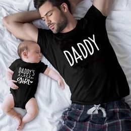 Kledingsets 1pc Daddy en ik Family Matching Cles's Little Girl T -shirt vader dochter Shirts Dad Girls 230105