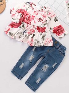 Kledingsets 2 schattige bloemengedrukte geplooide tops met lange mouwen en denimherenkledingsets voor babymeisjes in de herfst en winter J240518