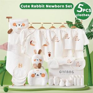 Kledingsets 20-26 stks zomer geboren babykleding set ademende katoenen meisjesjongen cadeau zonder doos