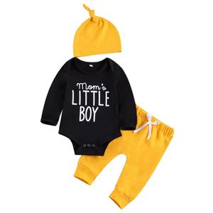 Ensembles de vêtements 2021 0-18M décontracté bébé garçon maman lettre imprimer barboteuse à manches longues + pantalon uni jaune + chapeau tenues d'automne