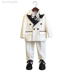 Kledingsets 2022 Flower Boys Formele trouwpak Kids Prom Party Tuxedo Blazer Children's Day Piano Performance komen schooluniform XF004 W0222