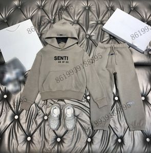 Kledingsets 2022SS Springs Kids Designer Gray Sets Casual Hooded Sweater Broek Katoen Kinderpak Brand Girls Kleding Sweatershirts Maat 110-160 Boys