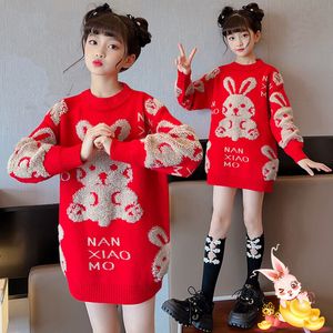 Conjuntos de ropa 2023 Año de Navidad 110 170 cm Ropa familiar a juego Trajes Teenages Girls Knitted Rabbit Red Sweater para madre hija 230105