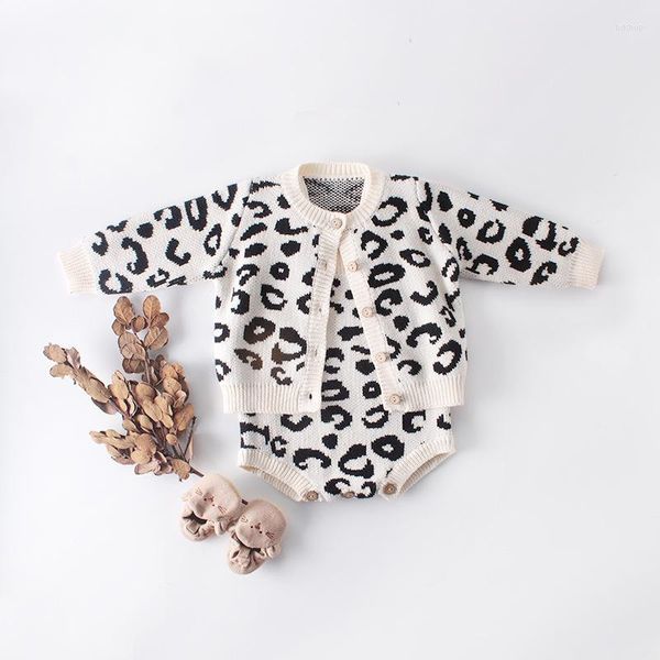 Ensembles de vêtements 2023 printemps automne bébé filles 2pcs vêtements ensemble coton tricoté léopard pull manteau à bretelles barboteuses costume tenues pour bébés
