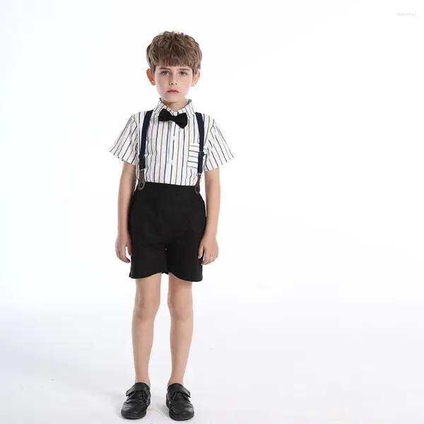 Ensembles de vêtements 2023 Summer Boys Bow Tie Rayé Revers Chemise en coton à manches courtes Bretelles pour enfants Shorts British Two-Pièce Set Style