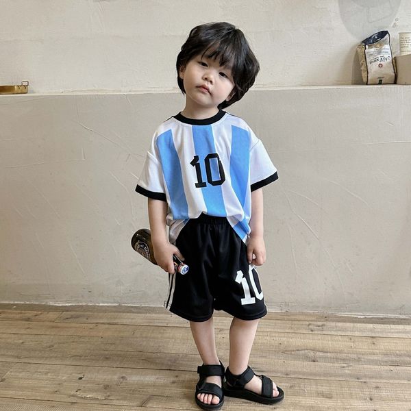 Ensembles de vêtements 2023 été enfants Football vêtements ensemble bébé garçons filles rayé imprimé haut Shorts 2 pièces costume enfants Sport tenues décontractées 230630