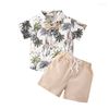 Ensembles de vêtements 2023 pour les enfants pour enfants garçons 2 pièces Animaux de tenue feuilles imprimer les chemises à manches courtes shorts de couleur unie d'été