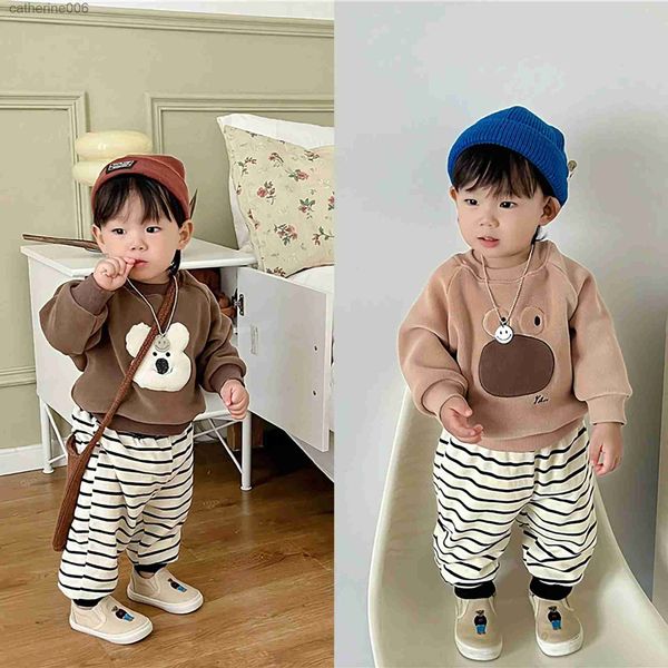 Ensembles de vêtements 2023 hiver bébé garçons 2 pièces vêtements velours dessin animé imprimé à manches longues pulls amples plus pantalon rayé enfant en bas âge garçons ensemblesL231202