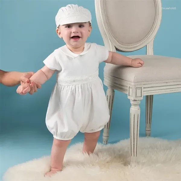 Vêtements ensembles 2024 Bébé garçons baptènes Berning Children Blanc Blanc Long Baptême Jumps Cuit avec un chapeau d'anniversaire formel Vêtements pour tout-petits