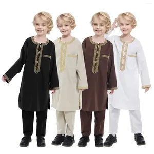 Ensembles de vêtements 2024 Dubaï Arabes musulmans enfants garçons vêtements Abaya Kaftan Robes Pants Islamic Ramadan Arabe Child Kaftans Costume