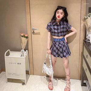 Ensembles de vêtements 2024 Fashion Summer Girls Top Crop Top Crached Clouse Chemise Chemise plissée Jupe à plaid Suit adolescents Enfants 5 6 8 10 12 ans