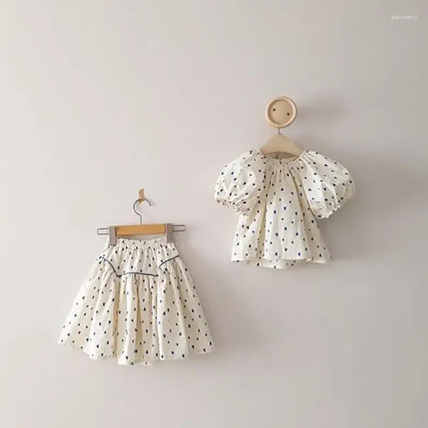 Conjuntos de ropa 2024 niñas bebé conjunto de verano moda amor impreso camisas con mangas abullonadas faldas elegantes niños niños 2 piezas ropa