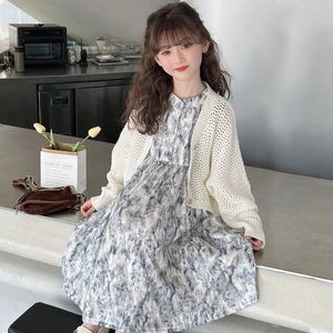 Kledingsets 2024 Girls Set Spring Koreaanse editie Cardigan jas jas zachte en westerse stijl tweedelige babykleding