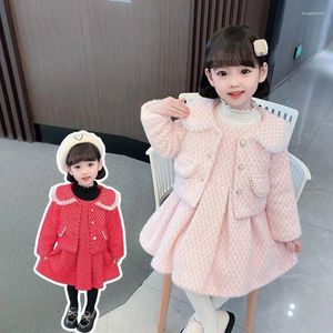 Kleding Sets 2024 Meisjes Winter Set Elegante Baby Kids Verjaardag Prinses 2 Stuks Kinderen Warme Pakken Zachte Kralen Plaid jassen Jurk