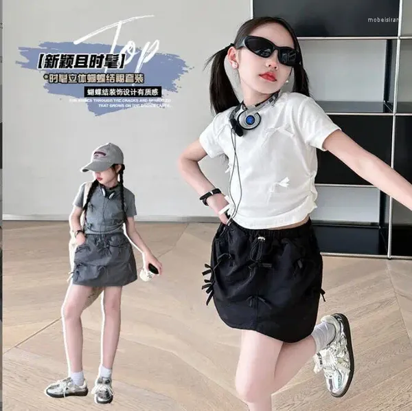 Ensembles de vêtements 2024 Korea Style Girls 2 PCS Bowtie Set T-shirt jupe Coton de bonne qualité Costume de mode d'été 4-12T F671