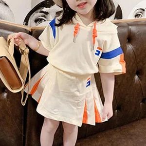 Conjuntos de ropa 2024 Corea Fashion Sports Chic Children's Vintage Loose Casual Dulce Estética dulce Linda Kawaii Inglaterra ropa chicas