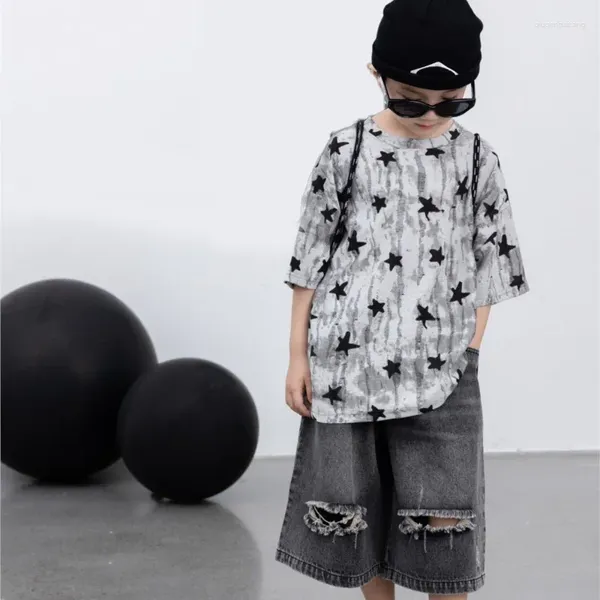 Ensembles de vêtements 2024 coréen Summer Baby Boy 2pcs Vêtements Ensemble à cinq pointes étoiles Print polyvalent T-shirt élastique Jeans Ripped Suit Kid