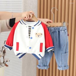 Kledingsets 2024 Spring Western Baby Boy Cloths Luxe Designer 1-5T Cartoon Patchwork Baseball Uniform T-Shirts Pants Kids Outfit Set