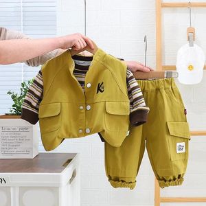 Kledingsets 2024 Spring Western Baby Boy kleding Luxe ontwerper 1-5T Solid Color Mouwess Vest T-shirts broek 3 stks Kids Outfit Set