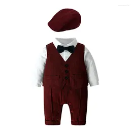 Ensembles de vêtements 2024 Style Gentleman Infant Baby Boys Vêtements Set 3 PCS Chemise Bow Tie Romper Gilet Chapeau Born Robe Party Tenues Costume Mignon