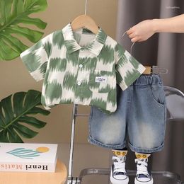 Kledingsets 2024 Zomer Baby Boutique Set Set Set Set Pak For Kids Boys Halo Dyed Plaid Turn Down Collar Shirts en Shorts Outfit