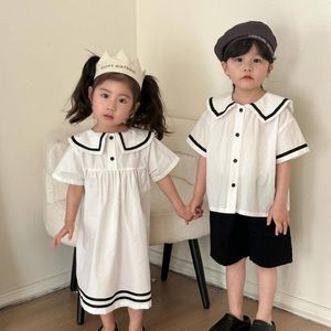 Ensembles de vêtements 2024 Enfants d'été à manches courtes Coton Set Toddler Boys Shirts Short Suit Girls Navy Collar Dress Brother Sisters Tenues