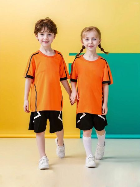 Ensembles de vêtements 2pcs filles / garçons confortables en jersey de football à sec respirant pour faire un cadeau de compétition de course à pied