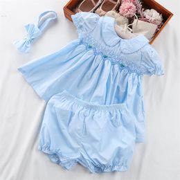 Roupas Conjuntos de roupas 3pcs Verão Baby Girl Smocked Floral Dress Sets com shorts Banda da cabeça infantil Bordado Boutique Spanish Princess Dress 230422