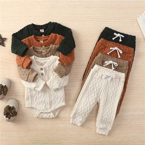 Kledingsets 4 kleuren geboren baby gebreide warm 2 stks pak peuter meisje jongen boy met lange mouwen romper tops broek herfst winter huiskleding 221007