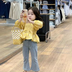 Kleding Sets 4772C Meisje Kleding Koreaanse Lente Baby Bloemen Shirt Met Lange Mouwen Of Negen Trompet Jeans Sweet 230607