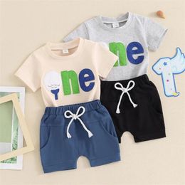 La ropa establece una letra de niños con letras cortas de manga bordada shorts de 2 piezas