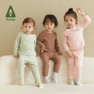 Kledingsets Amila Baby ondergoed Set 2023 Spring Nieuwe Pure Color Boys Girls Cotton Comfort Soft Childrens Pak Huiskleding Fashion Kids Desl2405