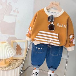 Kledingsets Herfstkleding voor babyjongens en meisjes Leuke cartoon T-shirt met lange mouwen Top + broek 2-delige set Vrijetijdskleding Joggingpak voor kinderen 230927