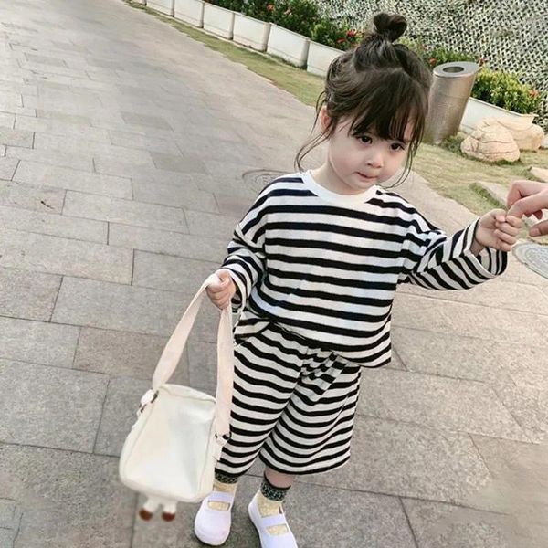 Ensembles de vêtements automne bébé fille fille gamine coréenne de style coréen simple sportive lâche rétro à imprimé rond rond couloir à manches longues